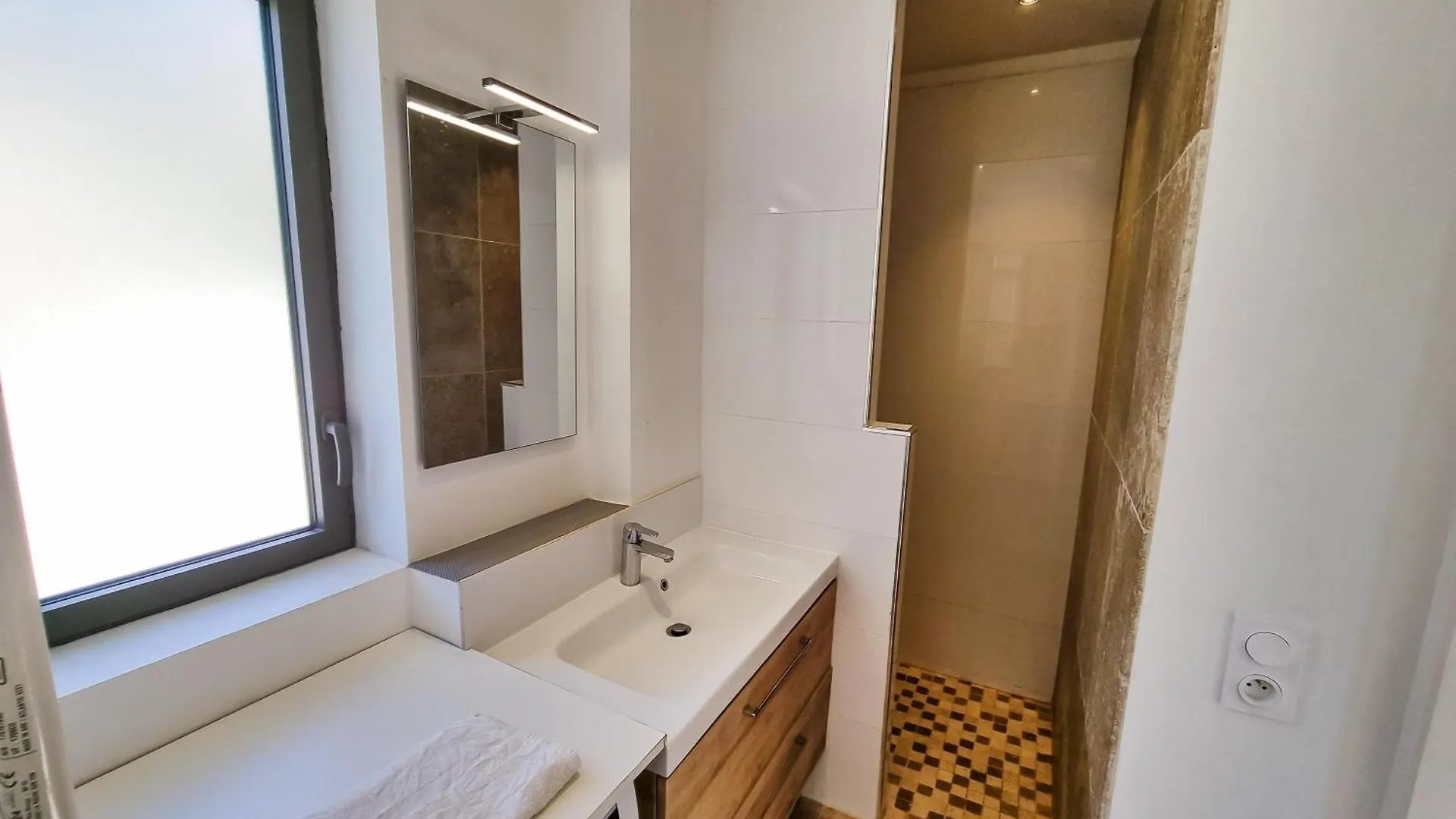 La Fossette - T2 Avec Terrasse, Parking Et Wifi Le Lavandou